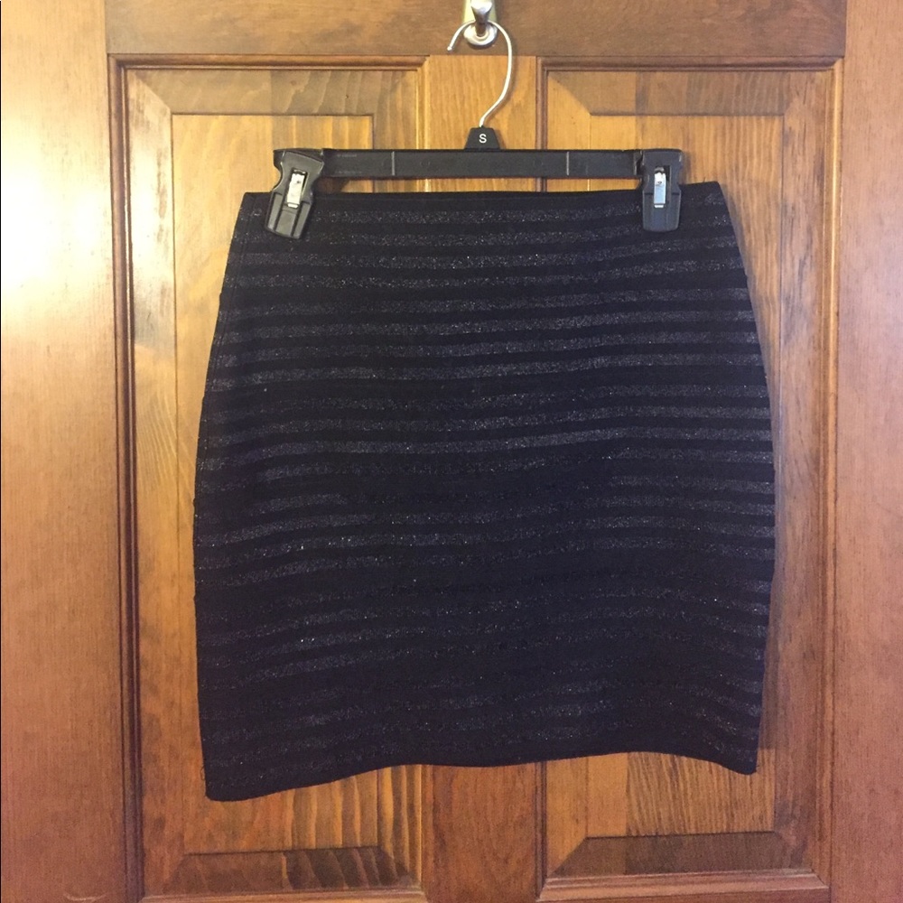 F21 BANDAGE MINI SKIRT