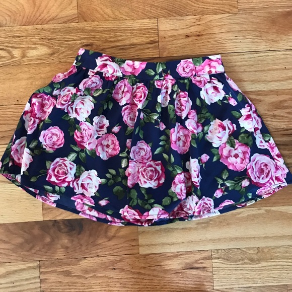 Forever 21 Floral Skater Skort - Picture 2 of 4