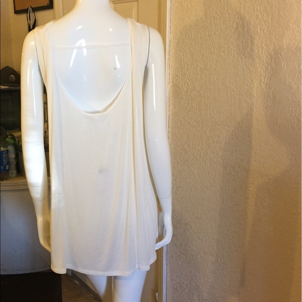 🆕✨BCBGENERATION ✨Drape-back Tank✨ - Picture 4 of 8