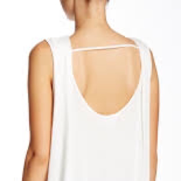 🆕✨BCBGENERATION ✨Drape-back Tank✨ - Picture 2 of 8