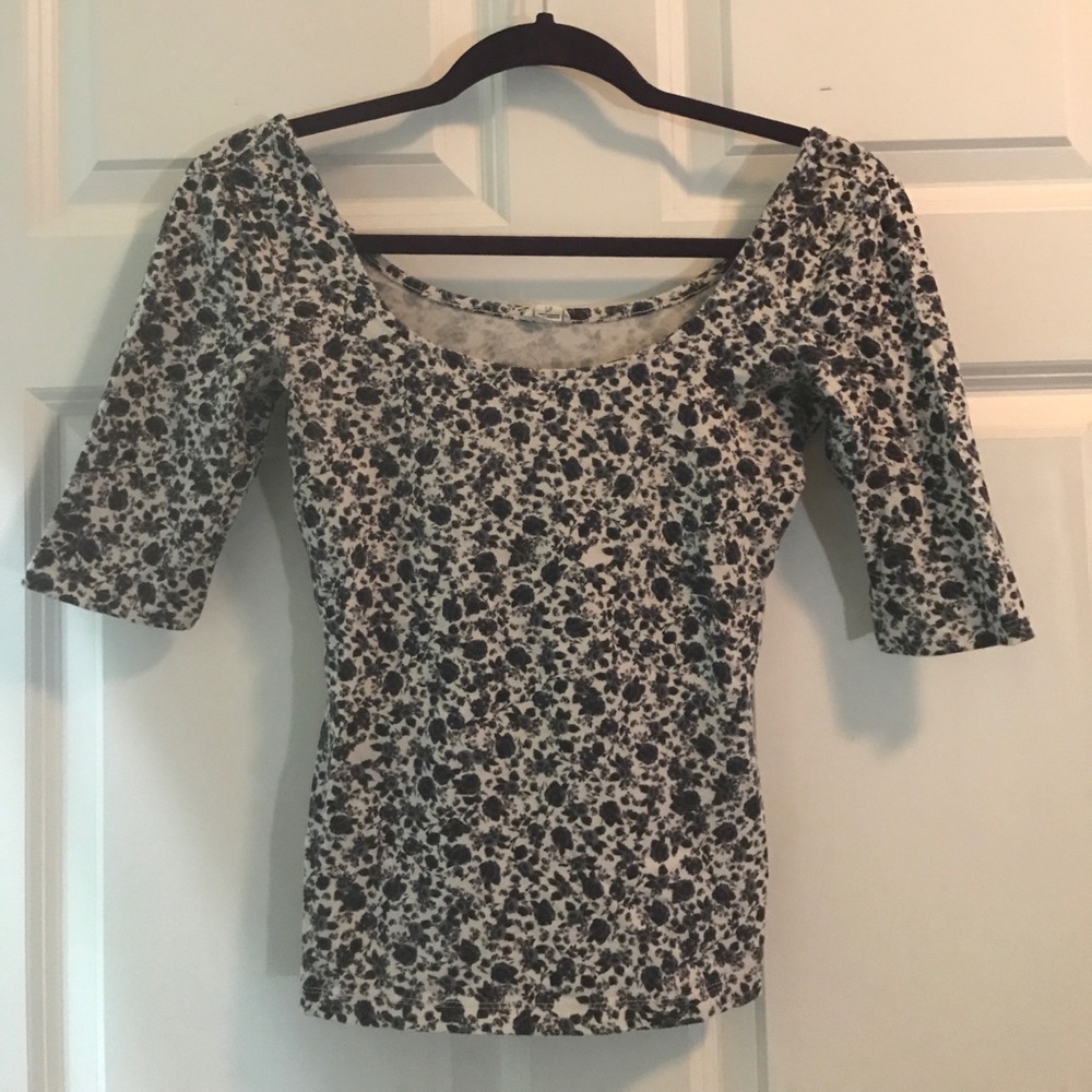 Scoop neck sweater
