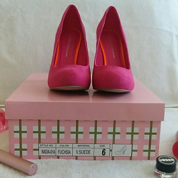 SOLD *** BNIB Neon Heels - Picture 5 of 5