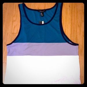 Bundle NWT 2 Tank tops☀️
