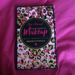 Too faced the power of makeup palette