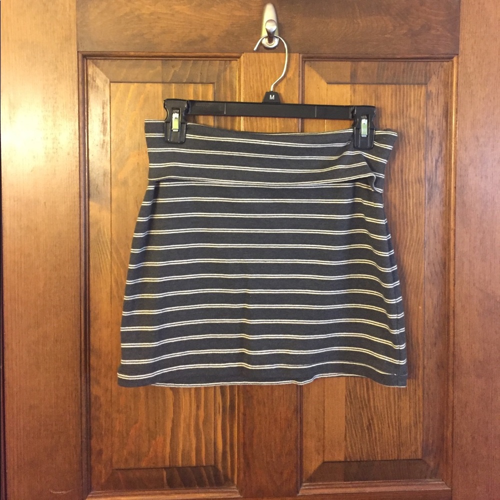 FOREVER 21 HIGH WAISTED MINI SKIRT