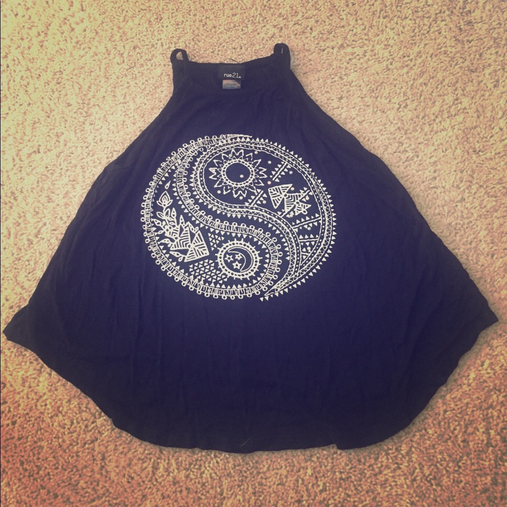 Black flowy tank top with ying-yang