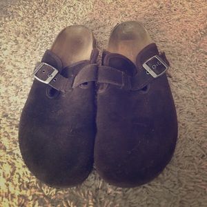 American eagle brown clogs