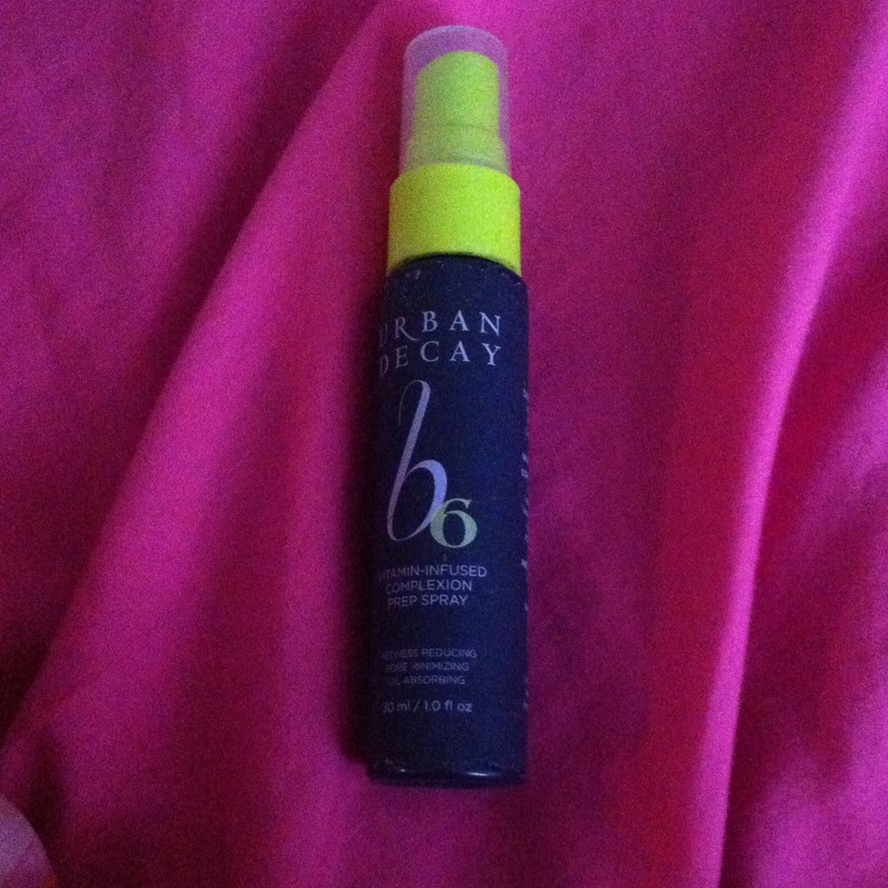 Urban decay vitamin-infused complexion spray