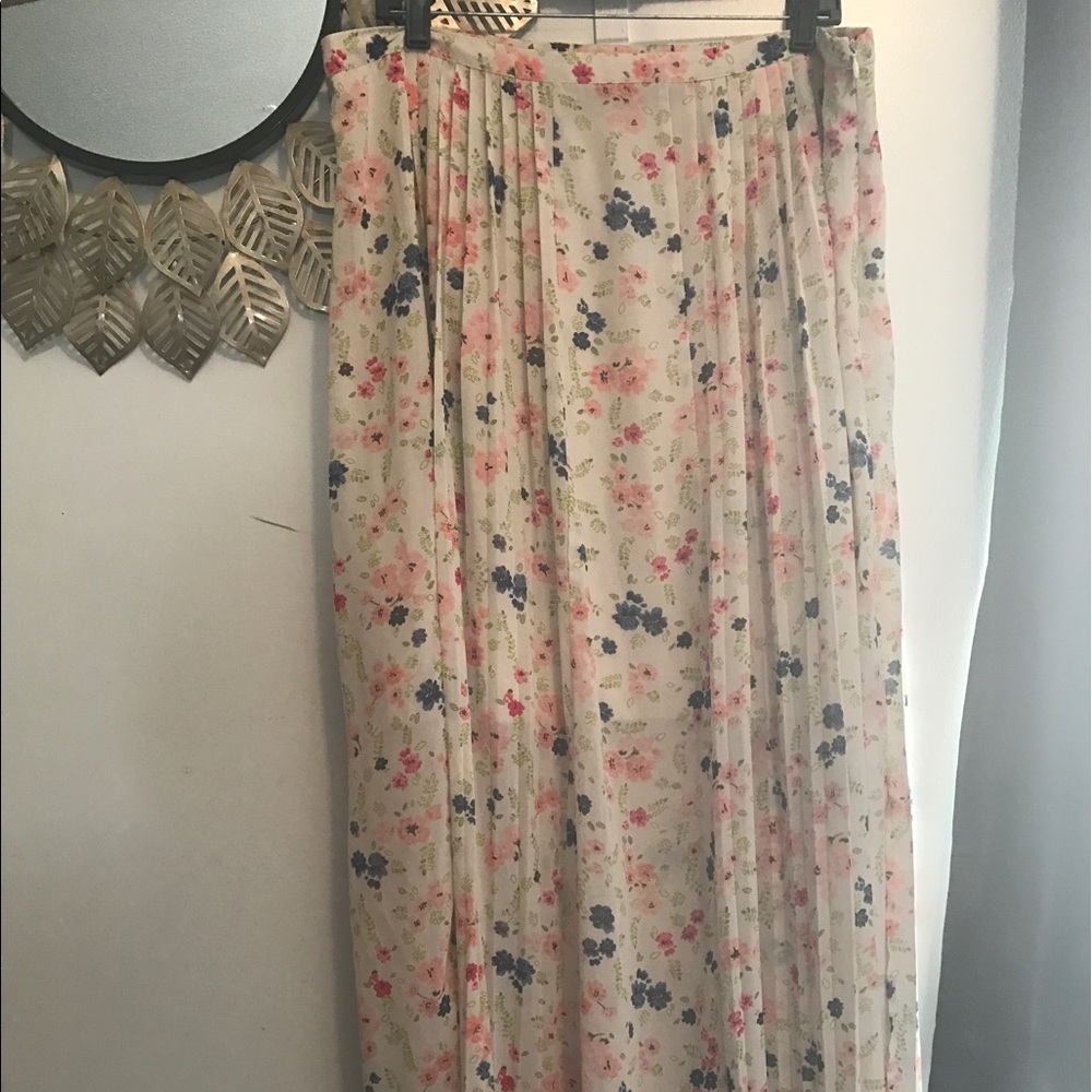 Floral Pleated Maxi Skirt