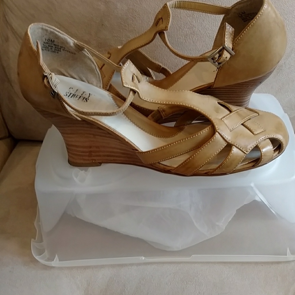 Tan Wedges
