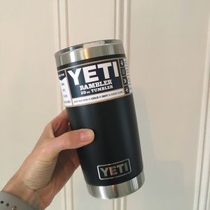 black yeti 20 oz tumbler