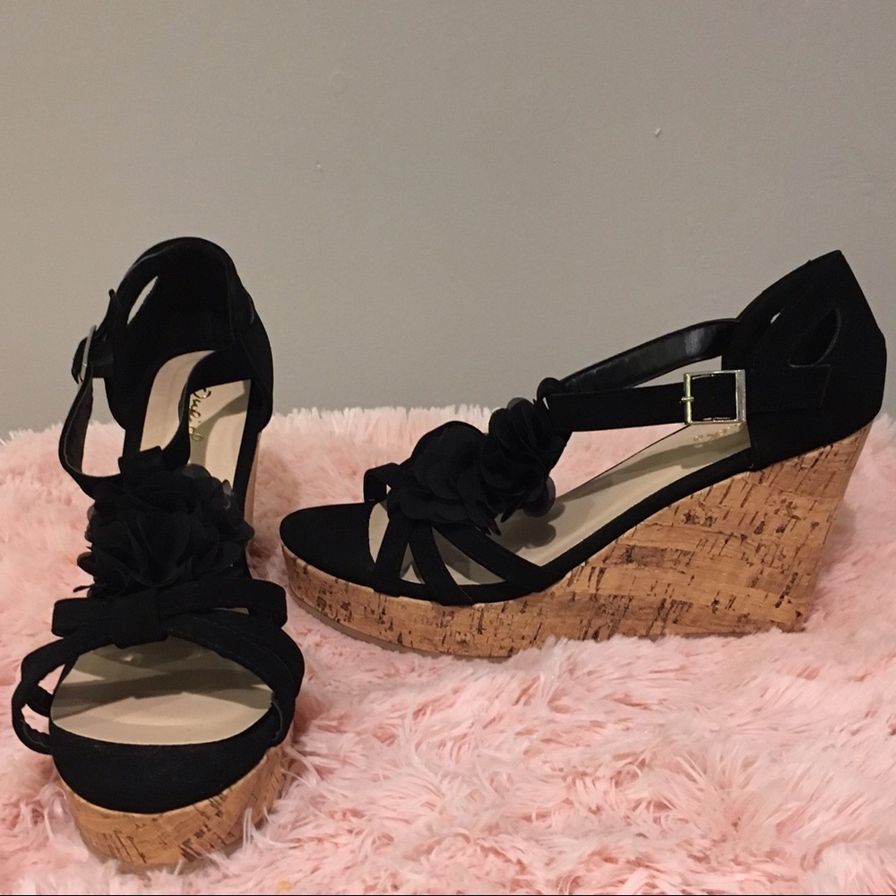 Barely worn black flowery wedges