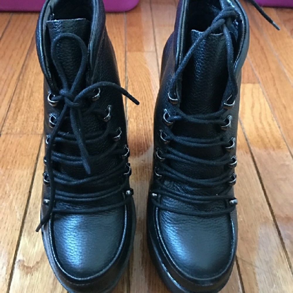 Steve Madden Gwinnie bootie