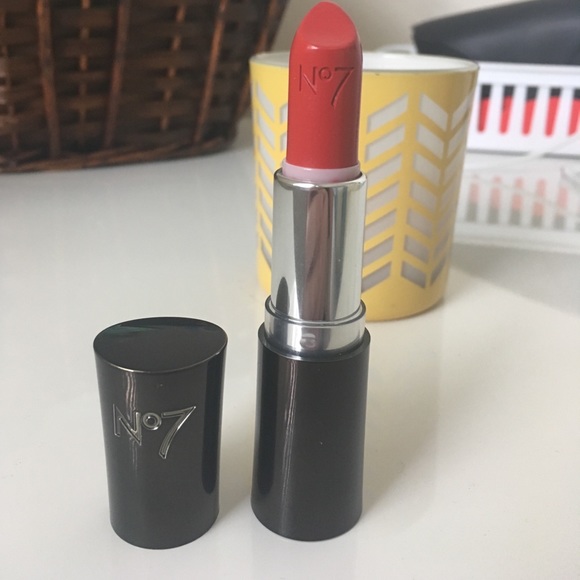 No7 Moisture Drench Lipstick - Picture 2 of 3