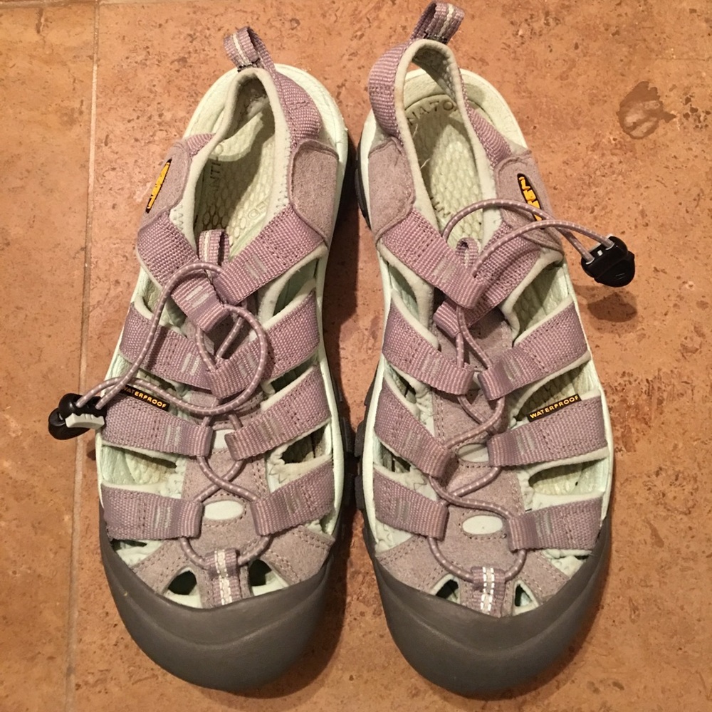 Ladies Keen New Port H2. Size 8.