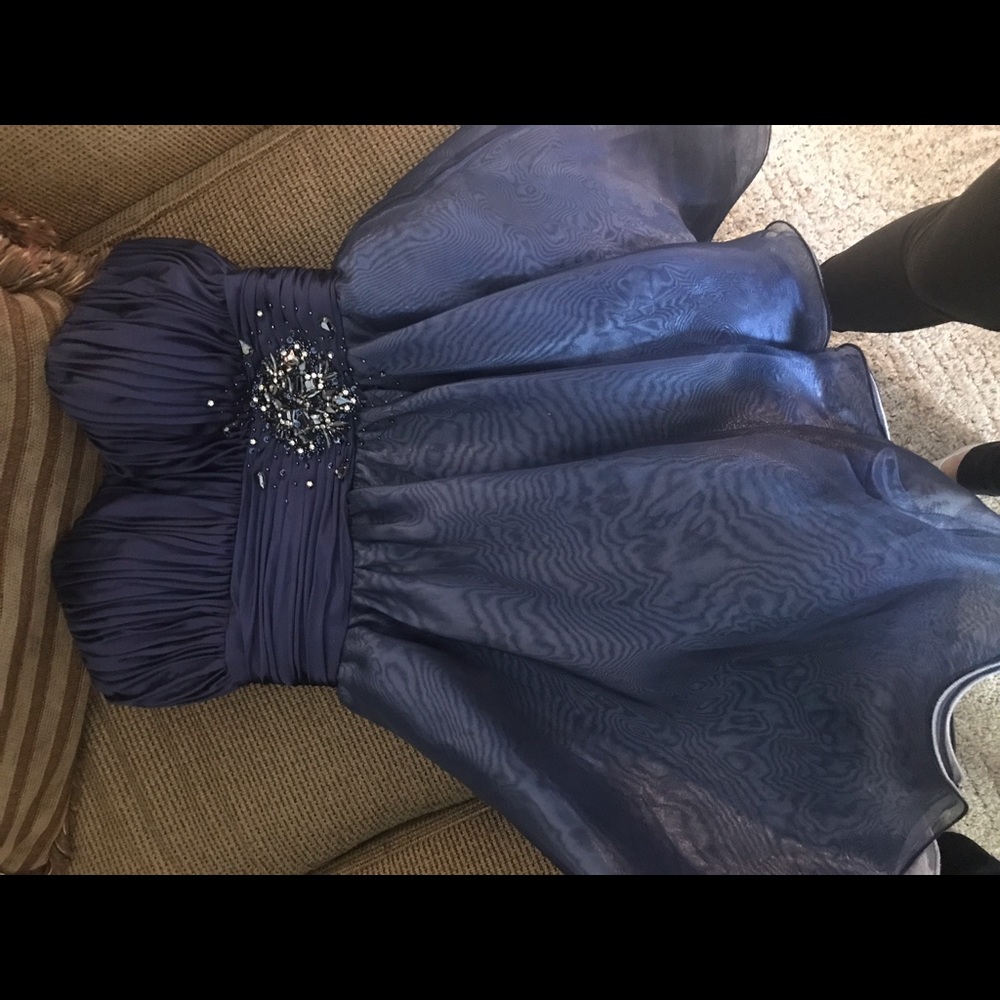 Cute strapless dress! Only worn once!