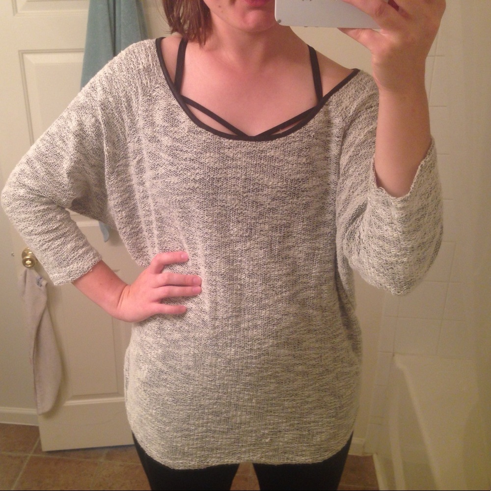 🌻Loose Knit Pullover Top 🌻 - Picture 2 of 4