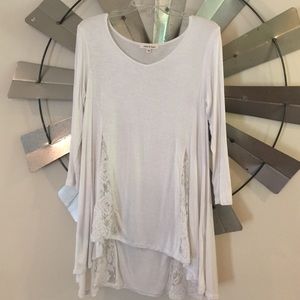 Comfy white tunic with lace accent