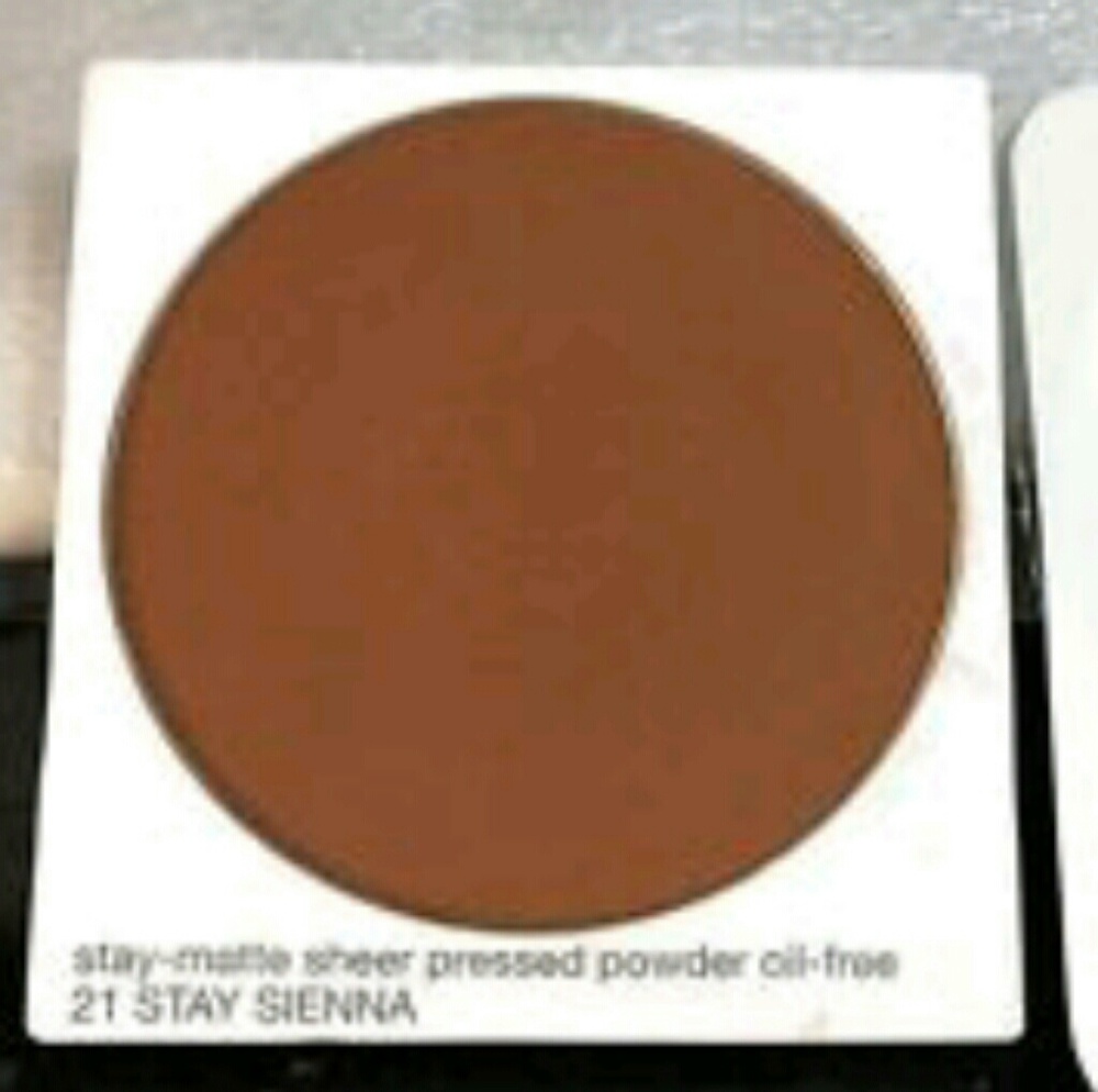 Clinique stay matte powder in sienna