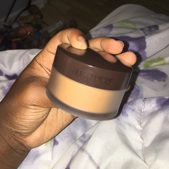 Laura Mercier Translucent Setting Powder - Picture 1 of 3