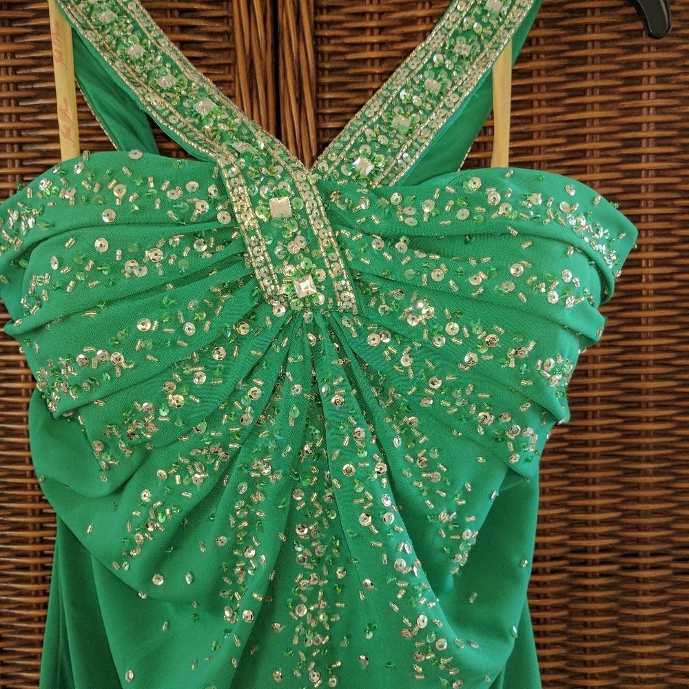 Joli Prom Dress - Picture 2 of 3