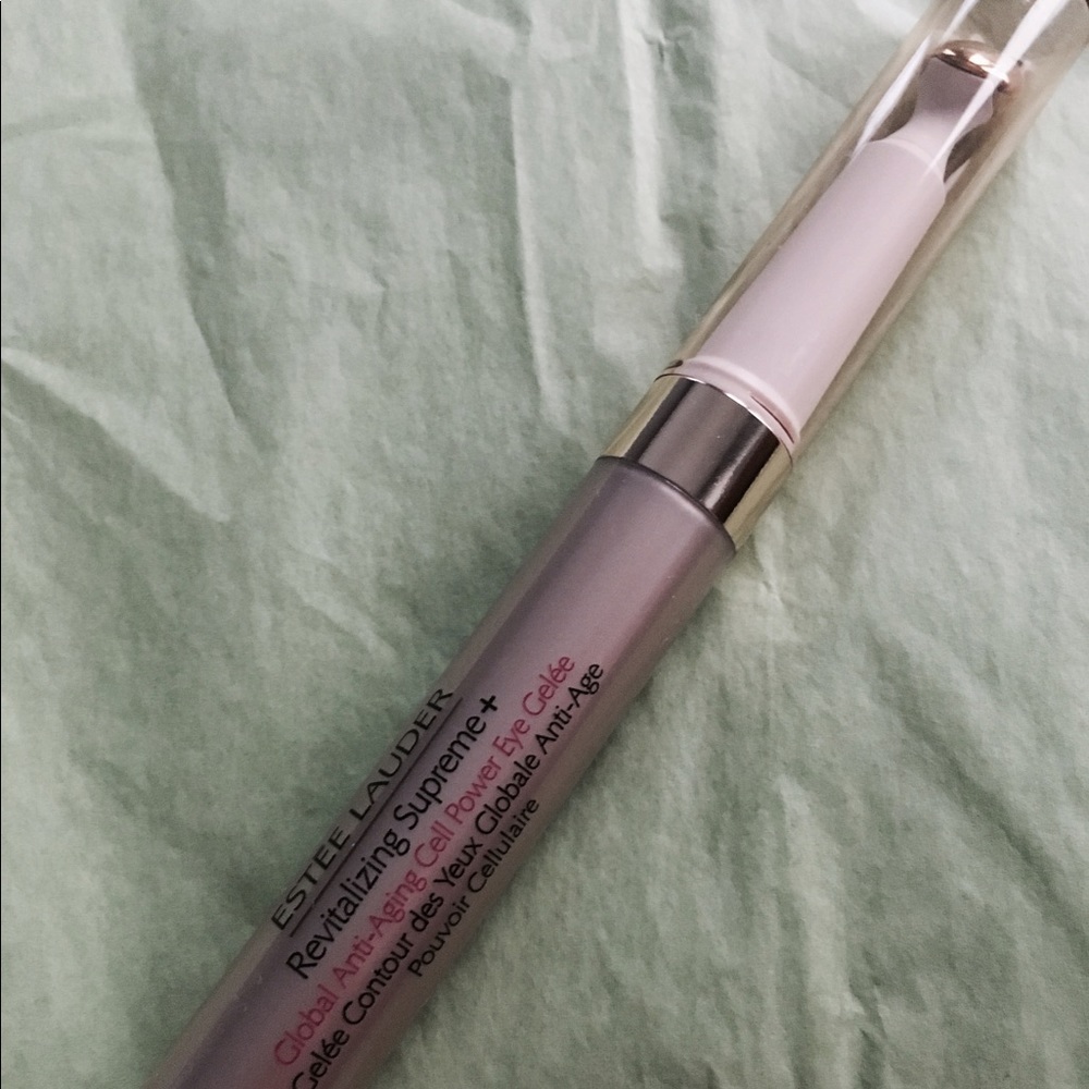 Estée Lauder eye creme.