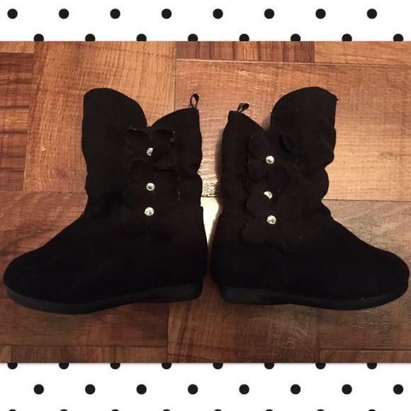 Black Zipper Boots 🖤💎 - Picture 1 of 4