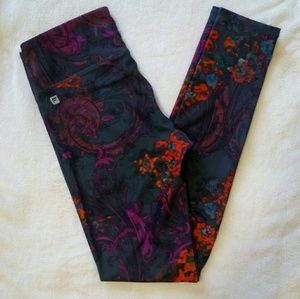 Fabletics Salar legging romantic print