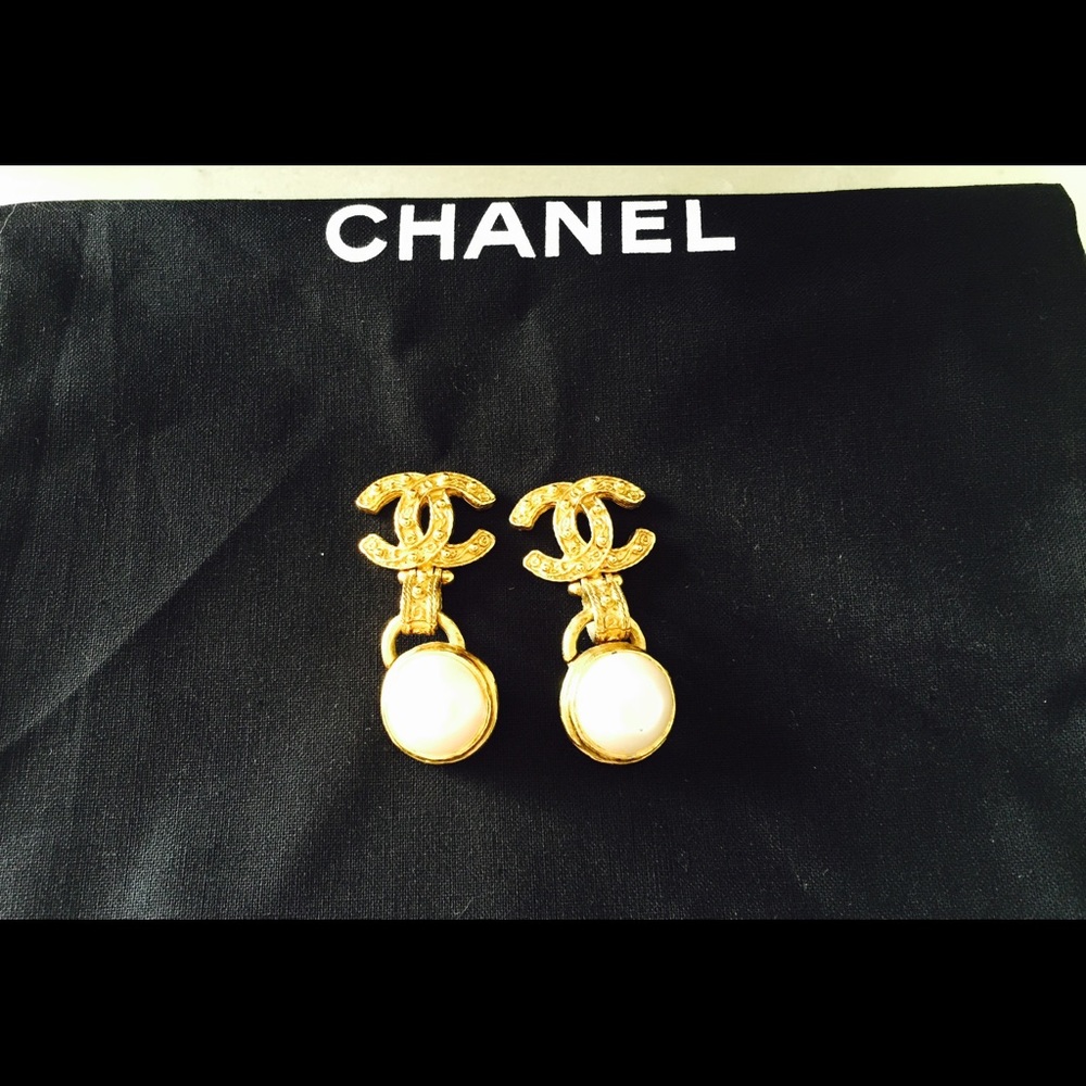 Chanel vintage pearl drop earrings.