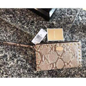 New with tags Michael Kors Clutch!