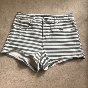 Billabong black & white striped denim shorts, 26
