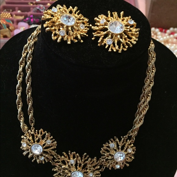 Necklace and clip on earrings - Picture 2 of 2