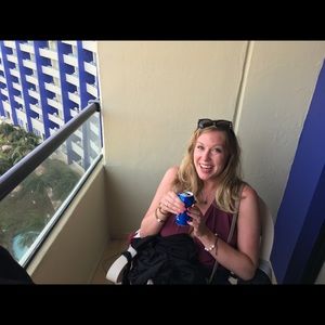 Meet your Posher, Lauren