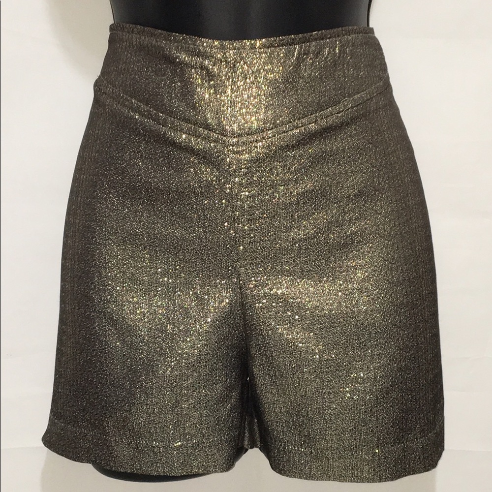 🥂Gold Shimmer Satin Shorts🌟