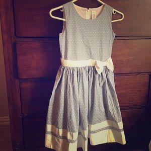 Girls size 10 blue polka dot dress.