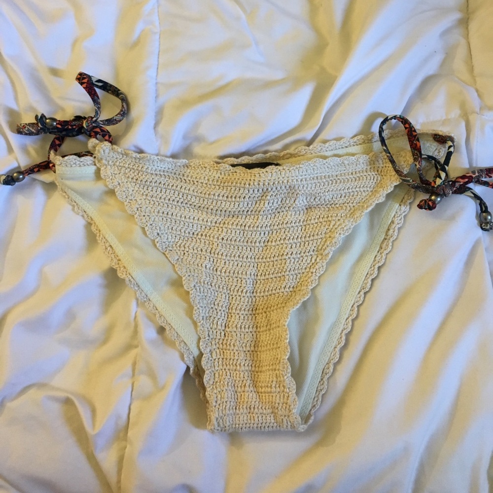 Kendall & Kylie crochet bikini bottom