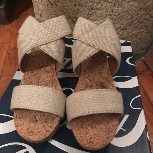 Lucky Brand Wedge sandals size 7 - Picture 2 of 5