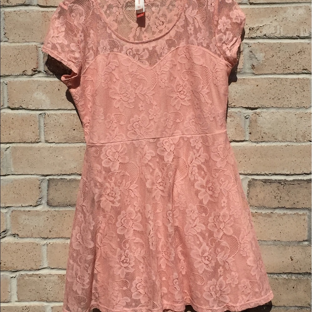 Peach lace dress Large🎈SALE 🎈
