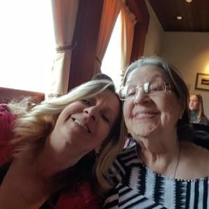 Meet your Posher, Carolyn