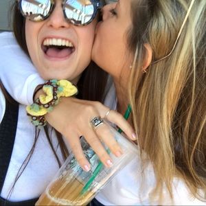 Meet your Posher, Caroline