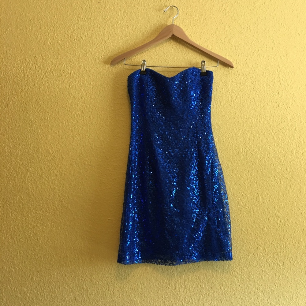 Blue. sequenced. short. form fitting. dress