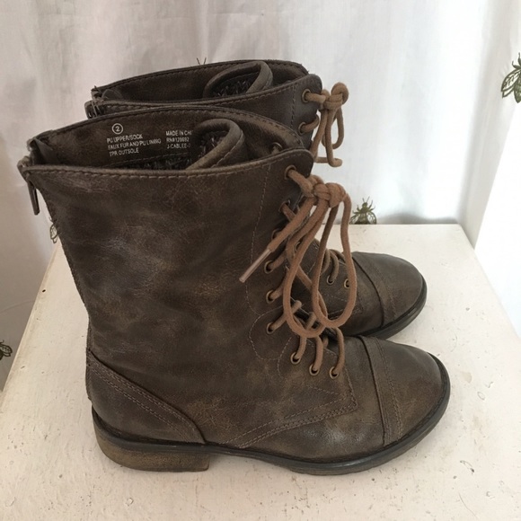 55 steve madden other steve madden troopa boots size 2 from s closet on 55 steve madden other steve madden troopa boots size 2 from s closet on