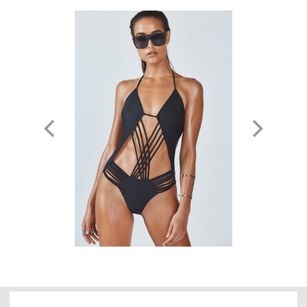 Black swimsuit (fabletics brand)