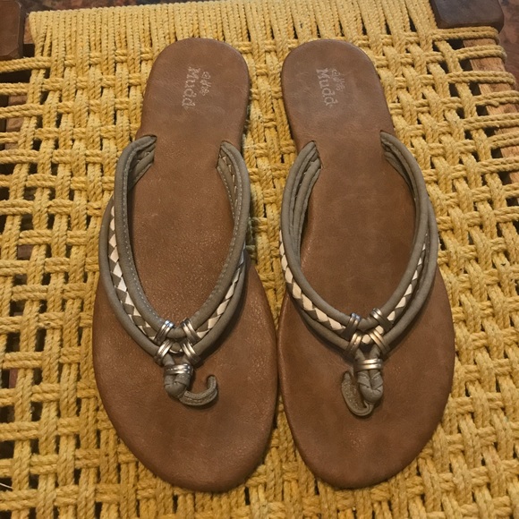 Mudd Shoes - Mudd Flip Flops / Sandals Size 10