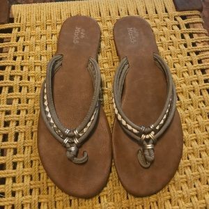 Mudd Flip Flops / Sandals Size 10