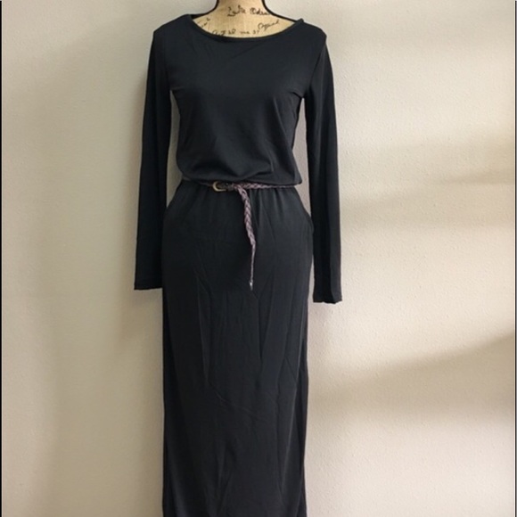 LIQUIDATING!! Long Solid Tone Dress w/ Belt - Picture 4 of 4