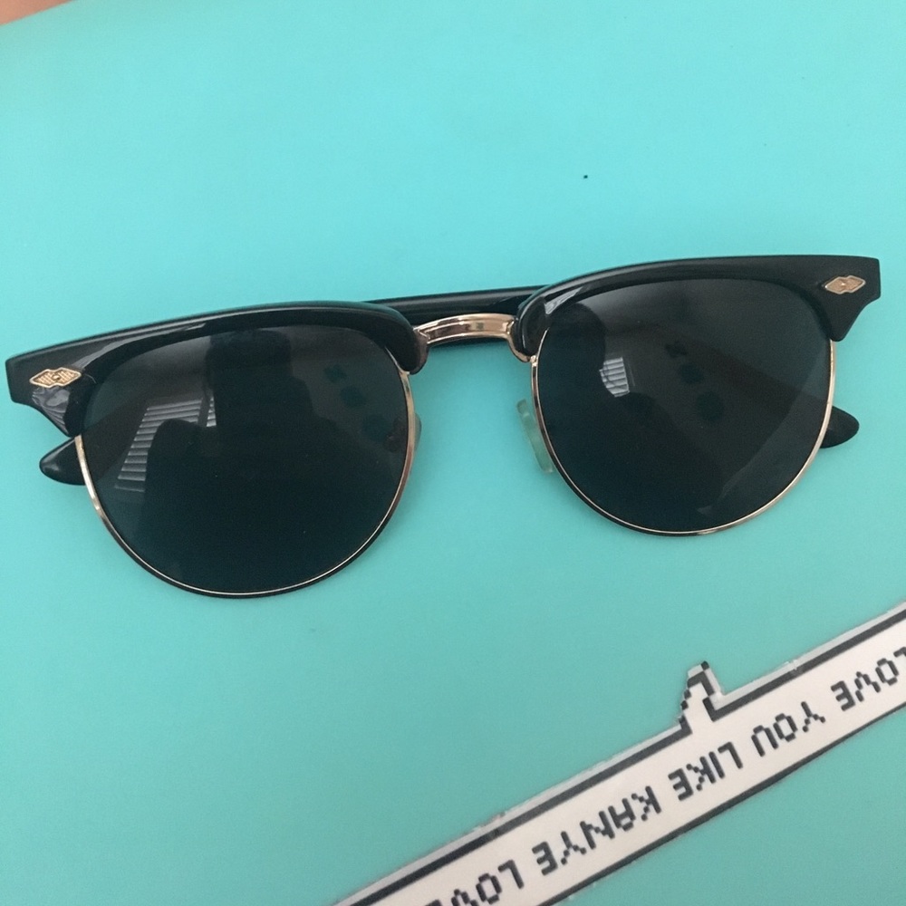 Black sunglasses!