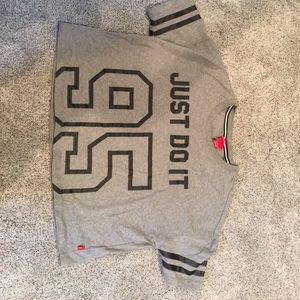 nike crop top shirt