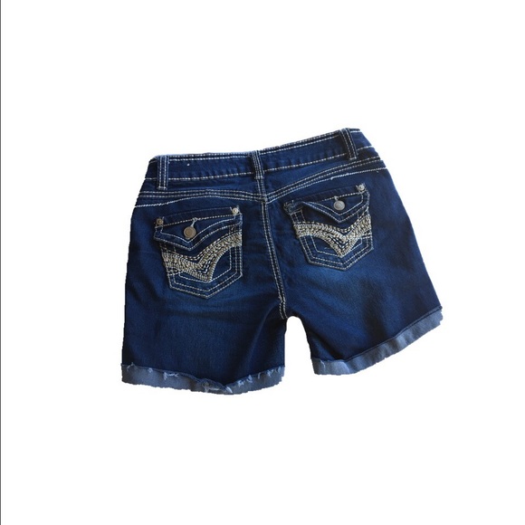 Shorts - Picture 2 of 3