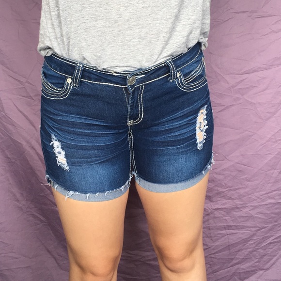 Shorts - Picture 3 of 3
